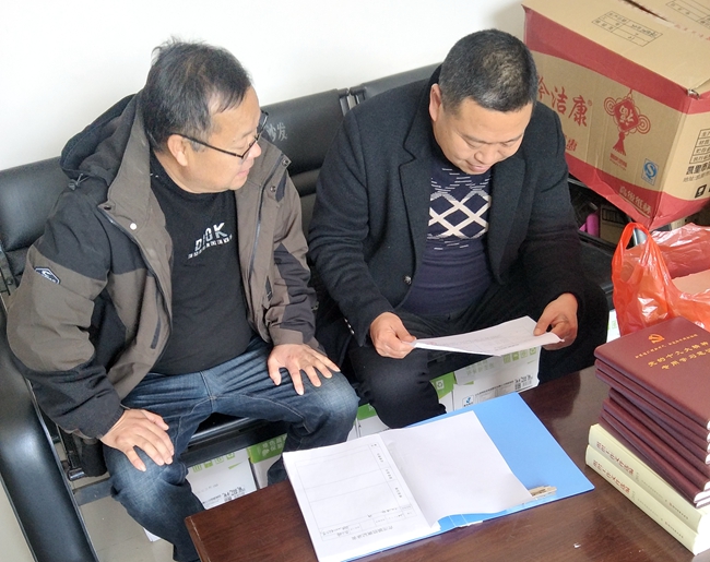 查看值班值守和了解安全防范措施落实情况1.jpg