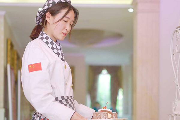 春光无限好，研学正当时，本周六，来烹饪大学，遇见更好的自己！！