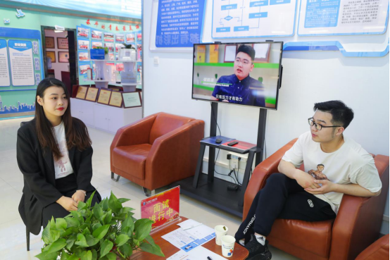 长沙新华：5G直播毕业生正式成为带货主播