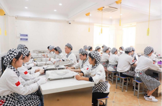 入行西点烘焙，该如何选择适合自己的西点专业呢？