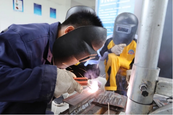 大国重器“双剑合璧”，刷新亚洲纪录：2021学焊接技术大有可为！
