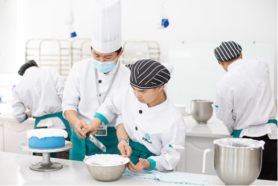 志愿填报解答：初高中毕业学西点，为什么要选长期专业？
