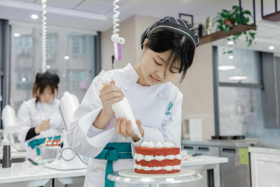 年少有志，勇敢前行，追梦路上，你与时光俱倾城