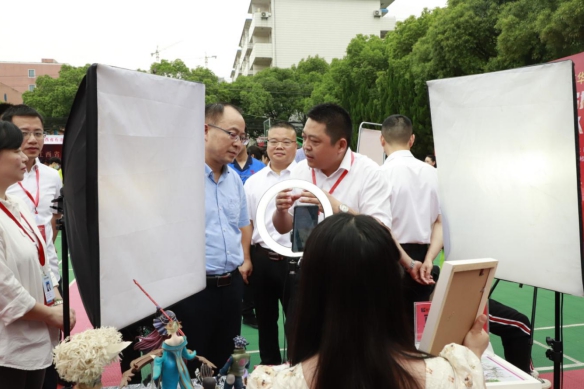 南昌市第三届技工学校校园文化节暨技能人才培育成果展开幕式成功举行