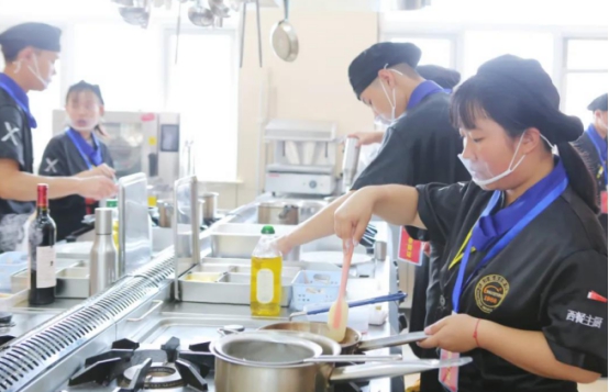 2021年女生学什么专业有前途？这几个专业非常适合女生学习！