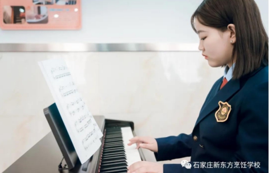 石家庄新东方：为什么00后女生抢着报名这个专业？看了你就明白！