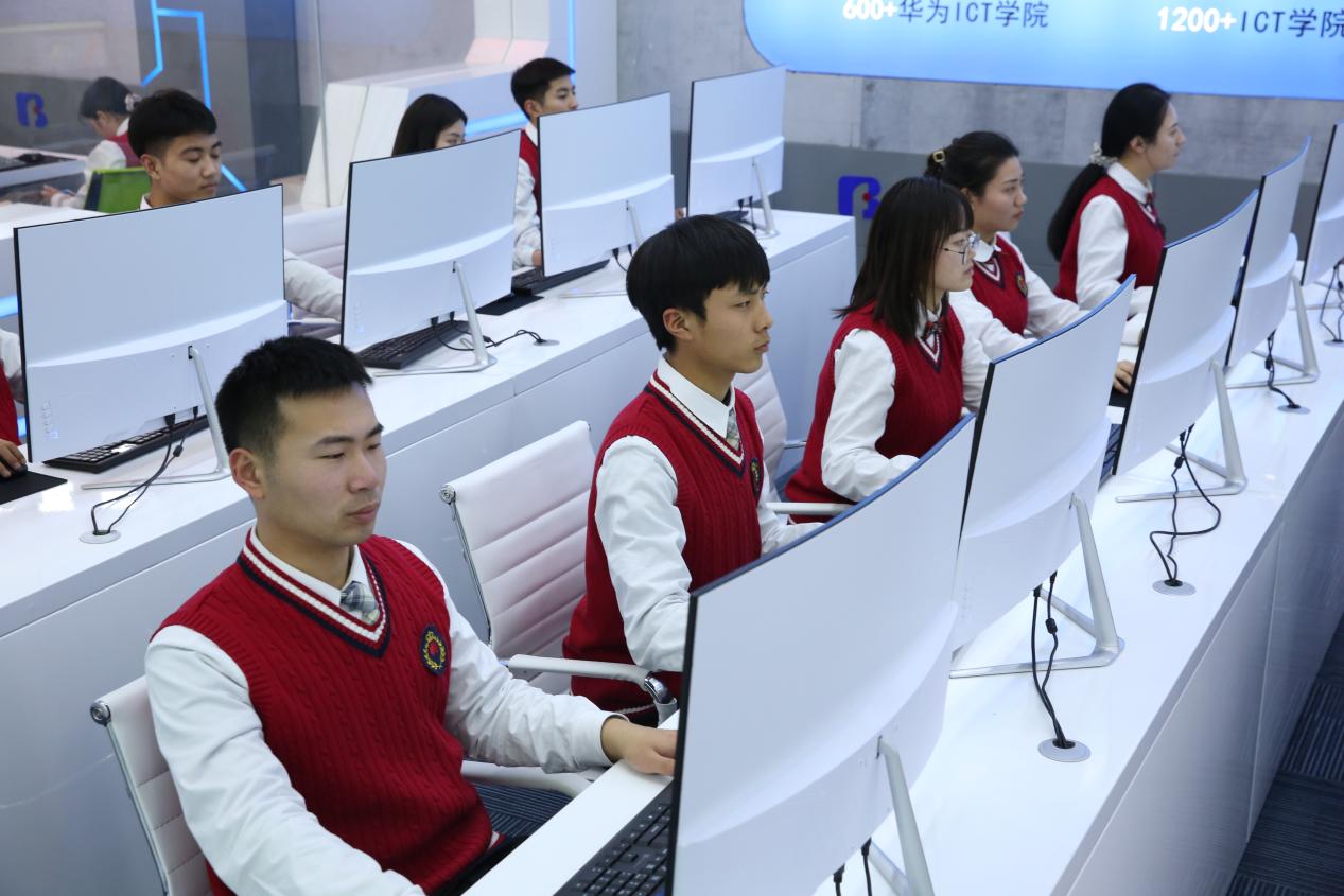 2021年郑州技师北方学校招生简章，请查收！