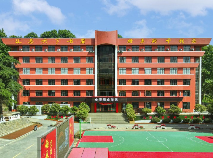 上江苏新东方烹饪技术学校学技术，搭上就业的直通车！