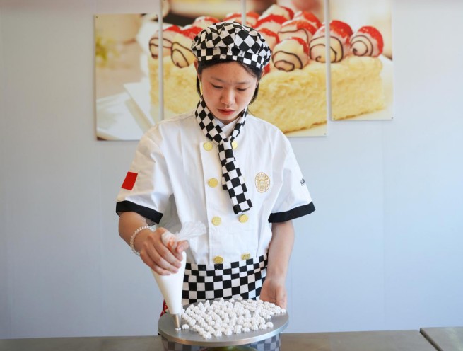 新生故事|马佳慧：热爱西点烘焙，她从东北转学到杭州新东方烹饪学校！