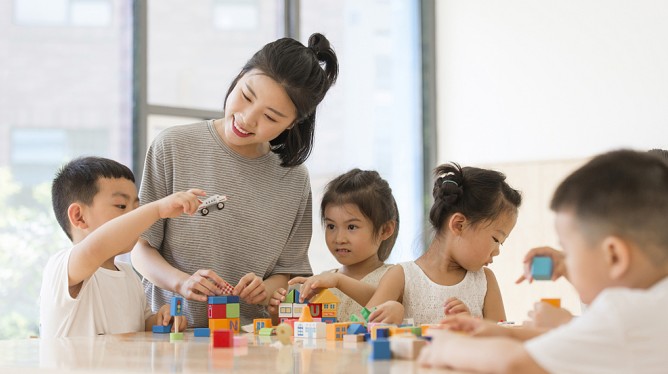 重庆万通：幼师缺口超三百万！你怎么看？