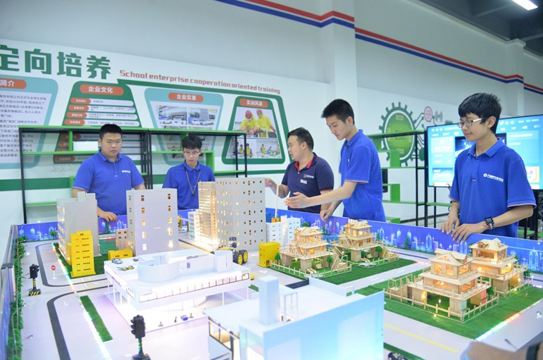 重庆万通丨市场新贵：智能网联汽车技术工程师