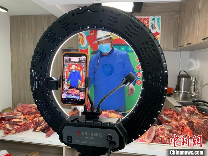 青海草原新牧民的直播间:让更多的人享用天然食材