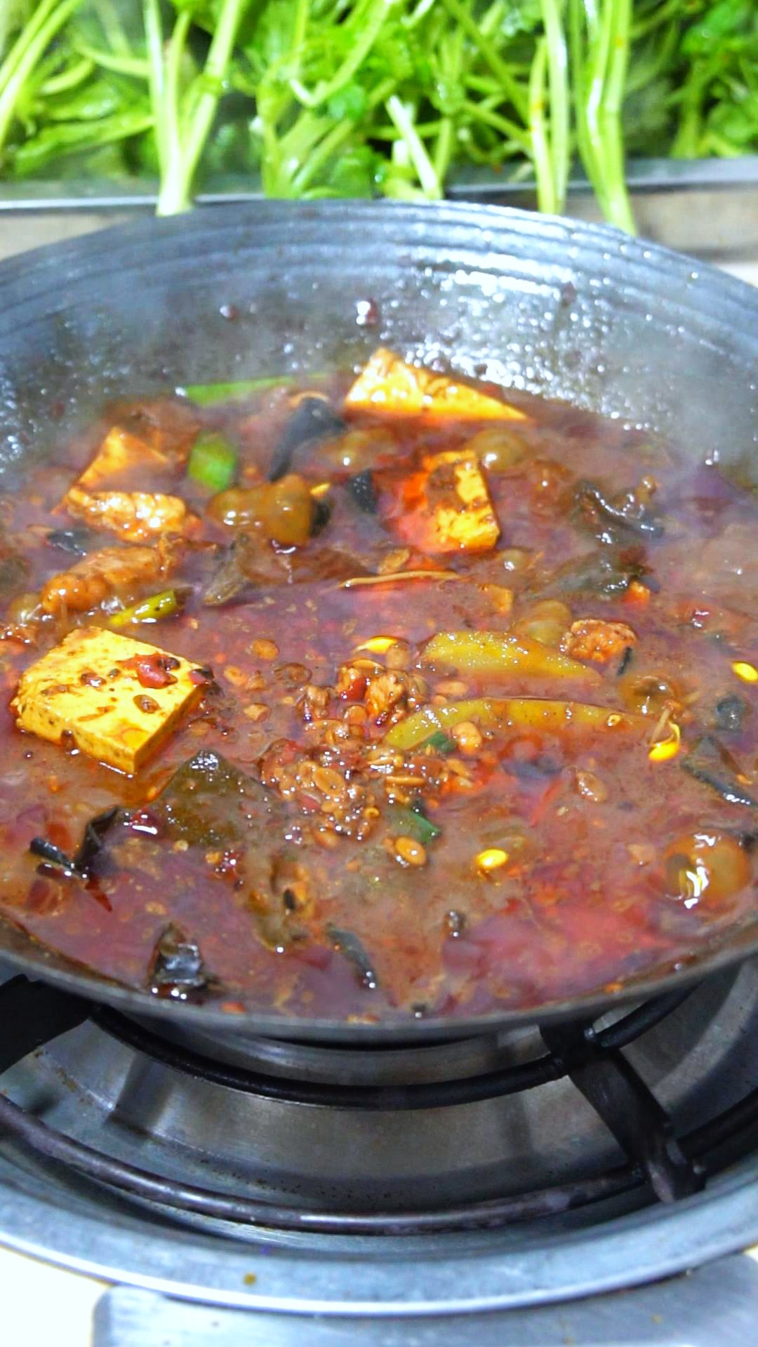 贵阳美食故事：贵阳奇葩美食封神榜，六大王牌代表，全部吃完的都是狠人！
