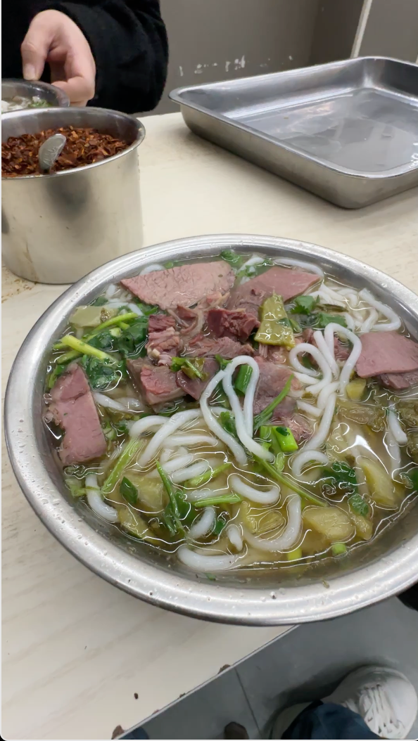 贵阳美食故事：舌尖上的贵阳，来贵阳必吃的宵夜六巨头，少吃一家都不地道。