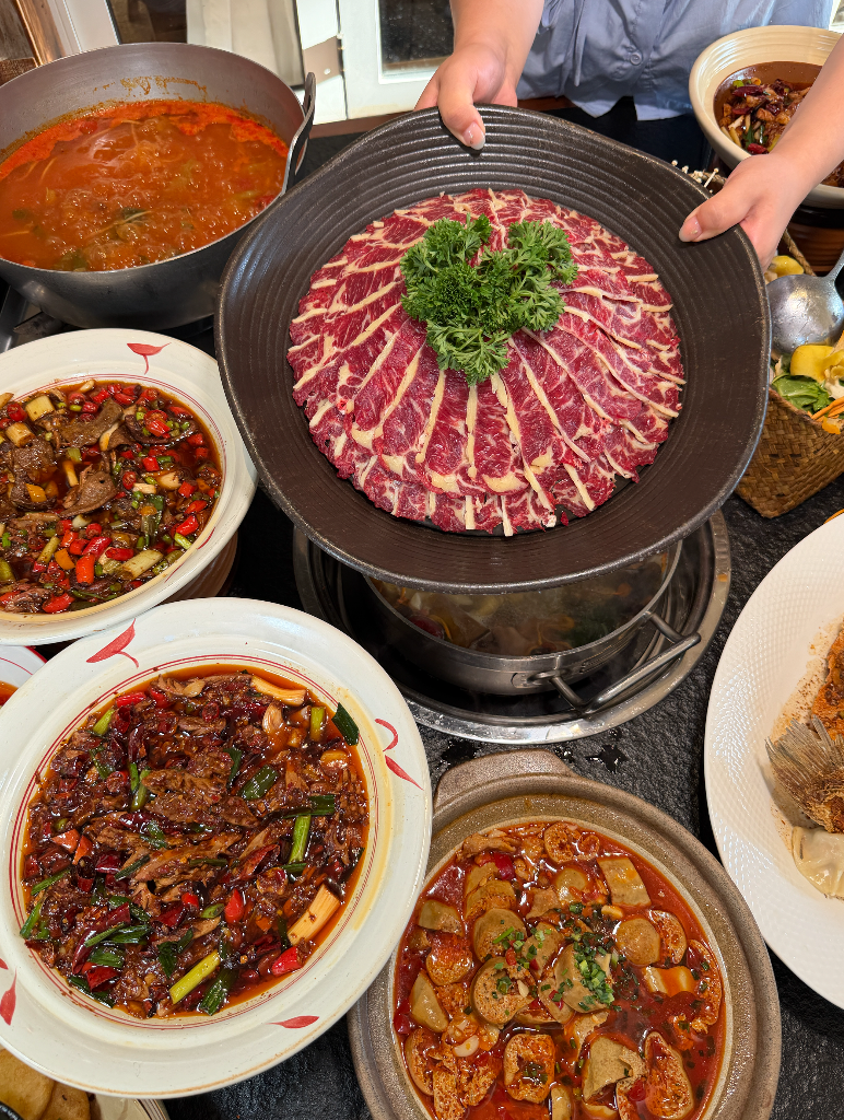 贵阳美食故事：溪村口贵州土菜馆主打“土得掉渣”，百道下饭菜还原八十八县风味！