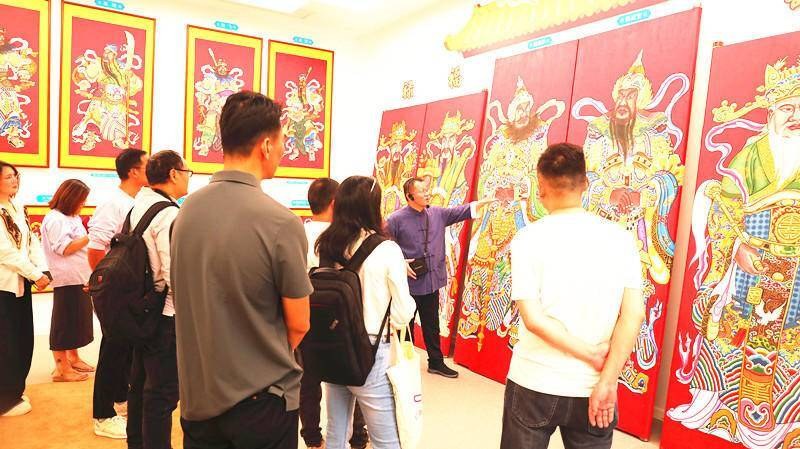 送福就送汉吉福!非遗门神年画版图再拓西南两省.doc